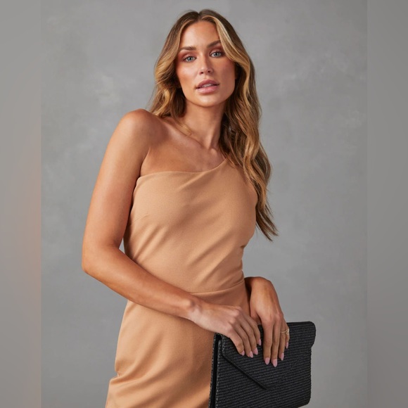 VICI Drifting Away One Shoulder Romper - Picture 3 of 6